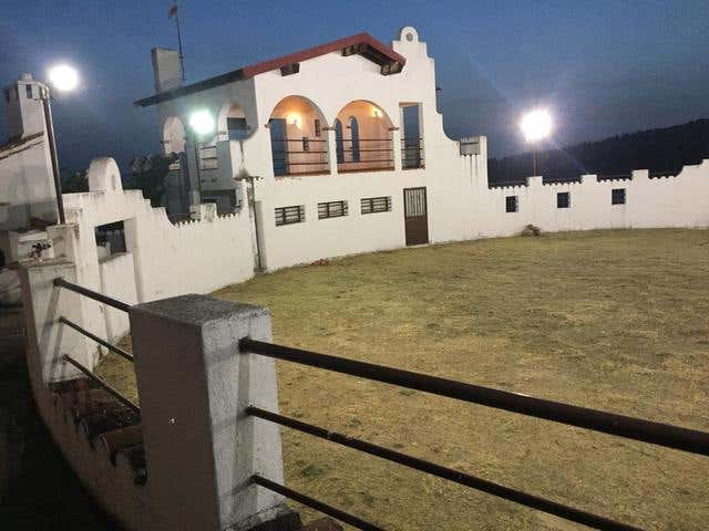 Gran plaza de toros. alquiler - imagen 1