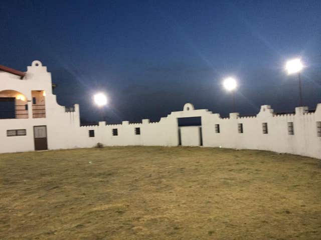 ALQUILER GRAN CASA CON PLAZA TOROS - imagen 1